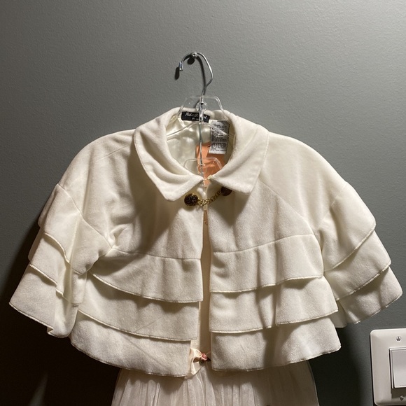 BRAND NEW GIRLS DRESS SIZE 7/8! COLOR IS IVORY. STUNNING IN PERSON. NWT. - Picture 3 of 13